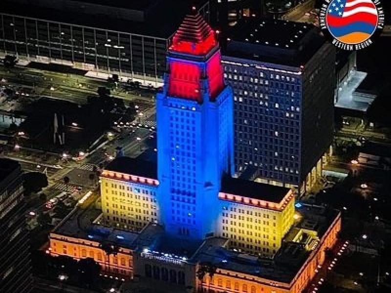 Լոս Անջելեսի քաղաքապետարանը լուսավորվել է Հայաստանի դրոշի գույներով