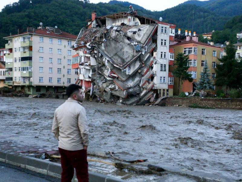 Թուրքիայի հյուսիսում ջրհեղեղների զոհերի թիվը հասել է 27-ի (լուսանկարներ)