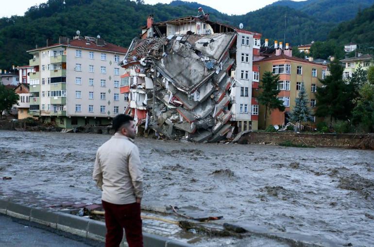 Թուրքիայի հյուսիսում ջրհեղեղների զոհերի թիվը հասել է 27-ի (լուսանկարներ)